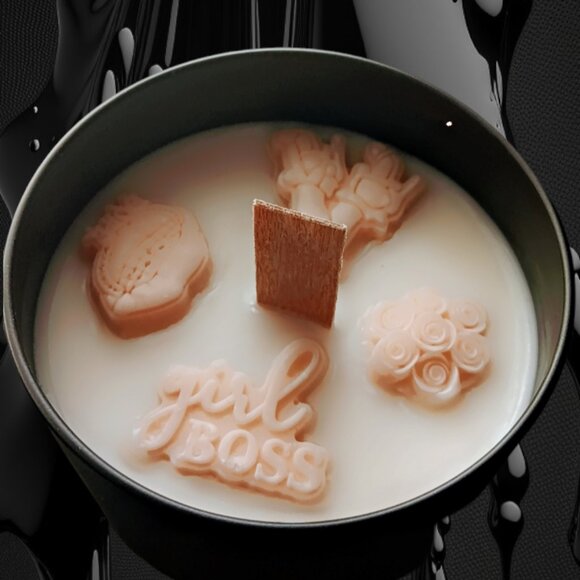 6oz Strawberry Daiquiri Wooden Wick Candle - Picture 3 of 3